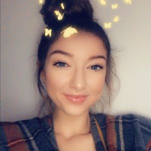 Meet your Posher, Rayna